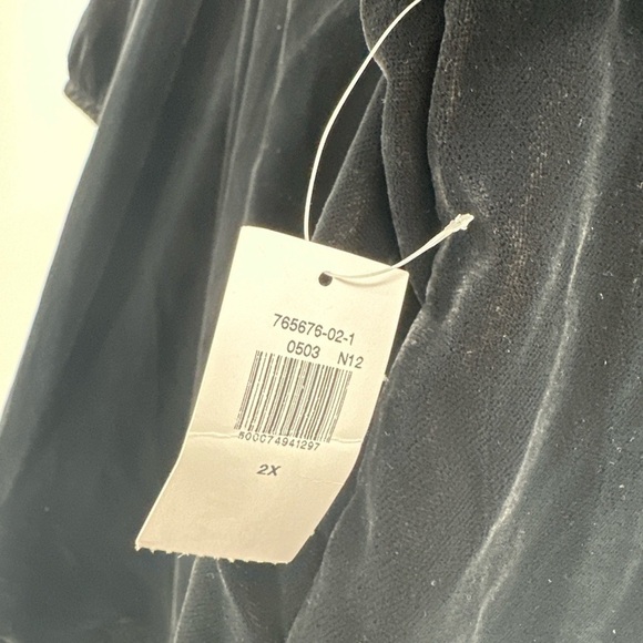 Old Navy Sz 2X Black Velvet Blouse Top NWT - Picture 3 of 6